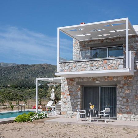 Cedar Bay Beachside Villas ปาไลโอโกรา ภายนอก รูปภาพ