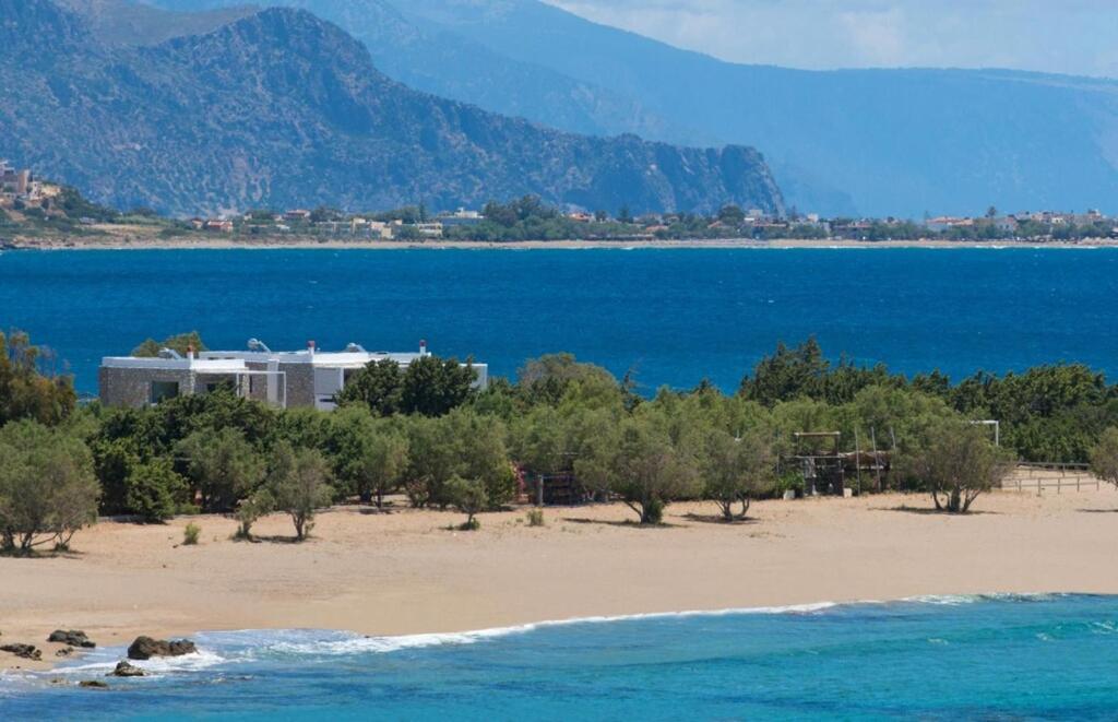 Cedar Bay Beachside Villas ปาไลโอโกรา ภายนอก รูปภาพ