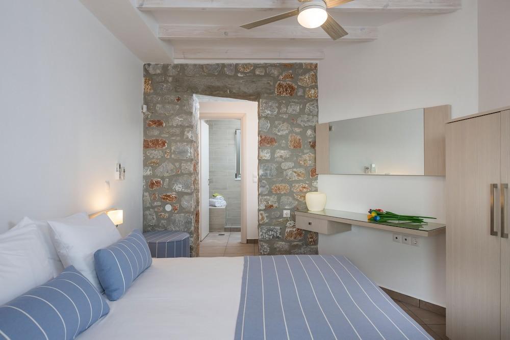 Cedar Bay Beachside Villas ปาไลโอโกรา ภายนอก รูปภาพ
