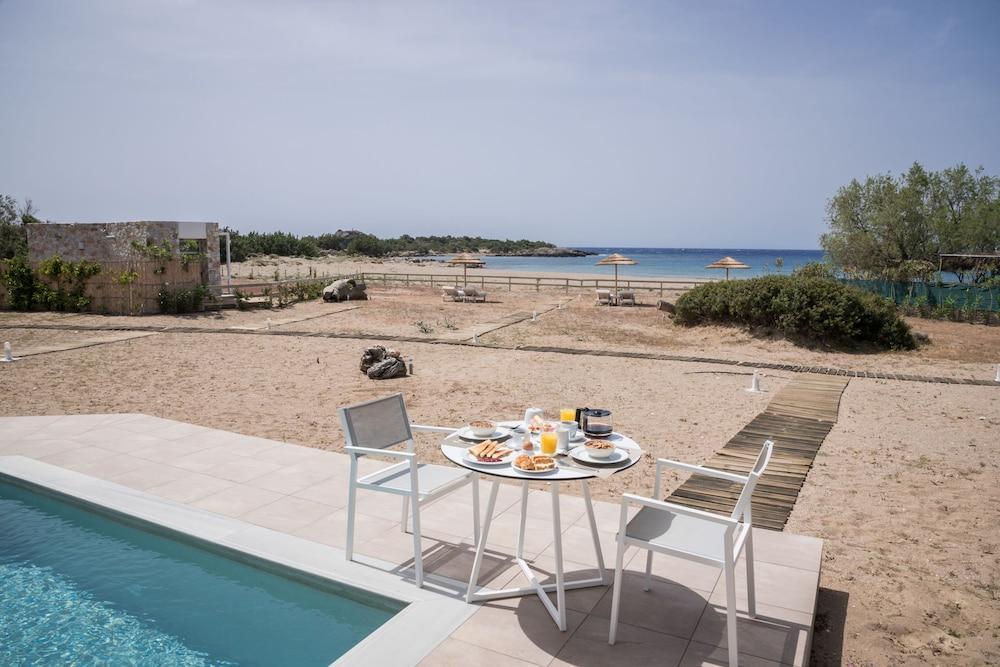 Cedar Bay Beachside Villas ปาไลโอโกรา ภายนอก รูปภาพ