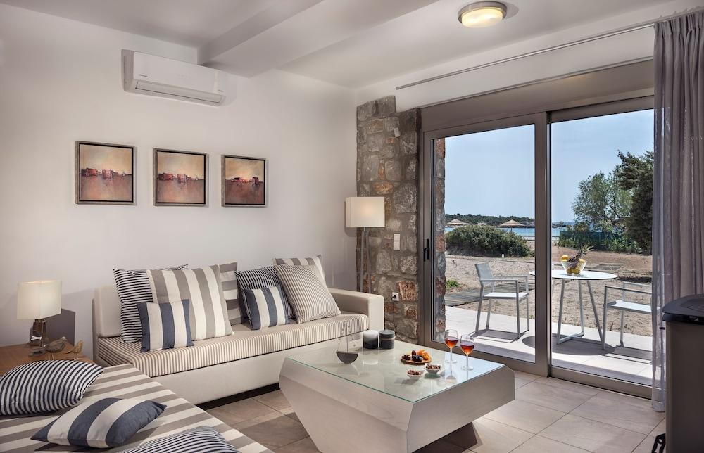 Cedar Bay Beachside Villas ปาไลโอโกรา ภายนอก รูปภาพ