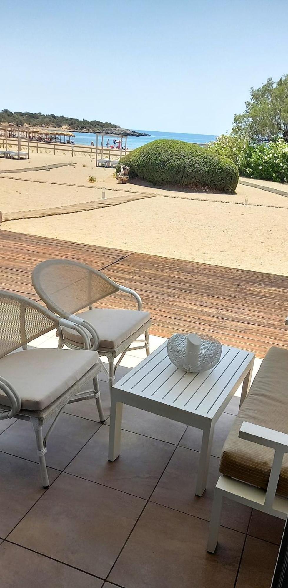 Cedar Bay Beachside Villas ปาไลโอโกรา ภายนอก รูปภาพ