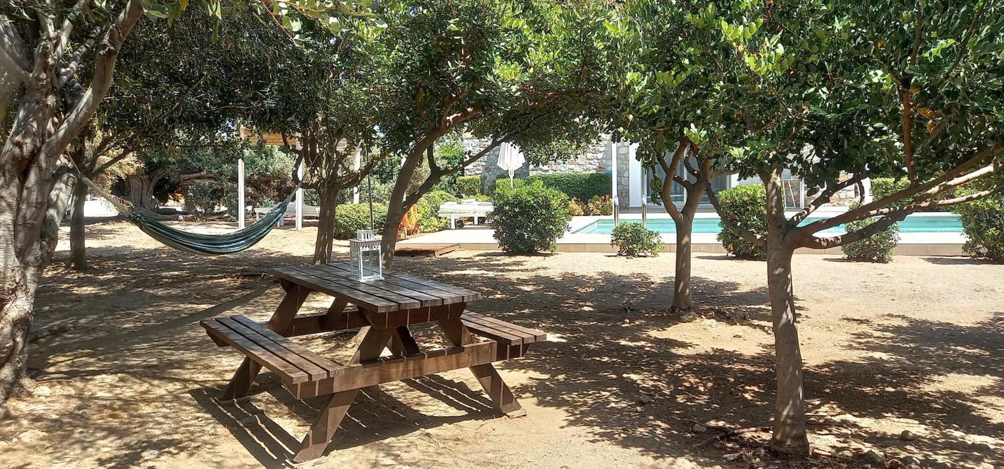 Cedar Bay Beachside Villas ปาไลโอโกรา ภายนอก รูปภาพ