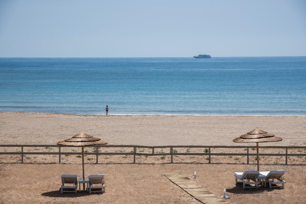 Cedar Bay Beachside Villas ปาไลโอโกรา ภายนอก รูปภาพ