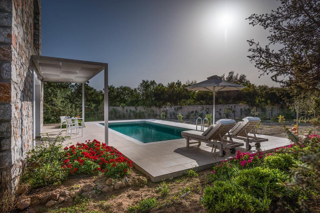 Cedar Bay Beachside Villas ปาไลโอโกรา ภายนอก รูปภาพ